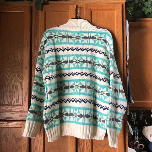 NWT American Eagle Mock Neck Printed Sweater Green Size S Cozy Warm - Picture 7 of 10
